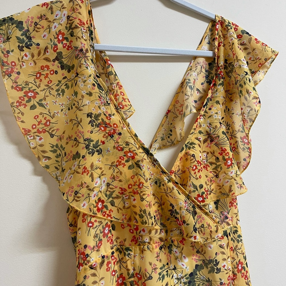 Beautiful summer dress with crossover back detail